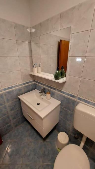 Apartman Ana Pula - Calm, Free Parking, Close To Center Exterior photo